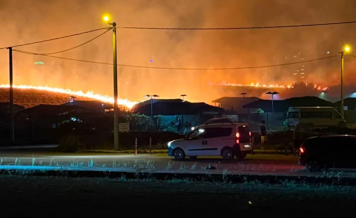 Çanakkale’de Tarım Arazisinde Çıkan Yangın Söndürüldü