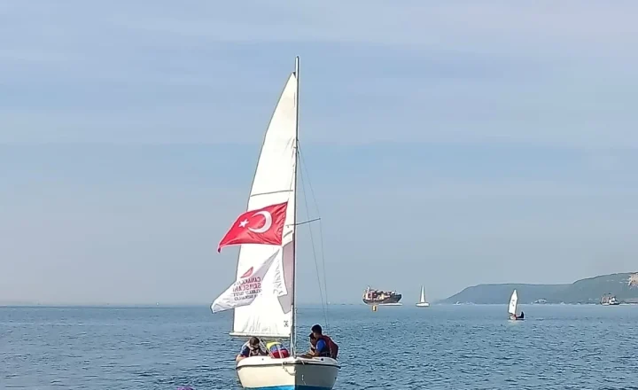 Yelken Sürüşü 3-5 Eylül’de Çanakkale’de: 7-25 Yaş Arası Gençlere Ücretsiz Deniz Deneyimi görseli