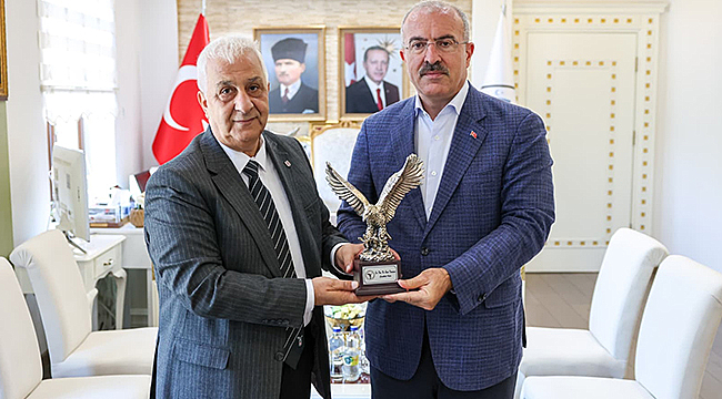Çanakkale Beşiktaşlılar Derneğinin Yeni Yönetiminden Vali Toraman’a Ziyaret görseli