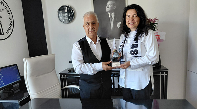 İskenderoğlu ve Barış 1903 Çanakkale Beşiktaşlılar Derneği’ni Ziyaret Etti içerik görseli
