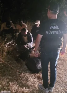 Ezine’de Sahil Güvenlik Operasyonu: 5 Düzensiz Göçmen Yakalandı