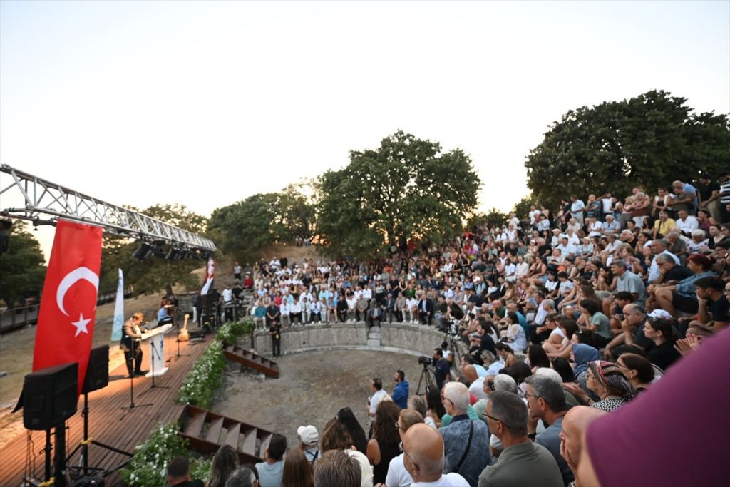 Troya Festivali 63. Kez Barış Mesajıyla Başladı: Homeros Ödülü Zülfü Livaneli’ye