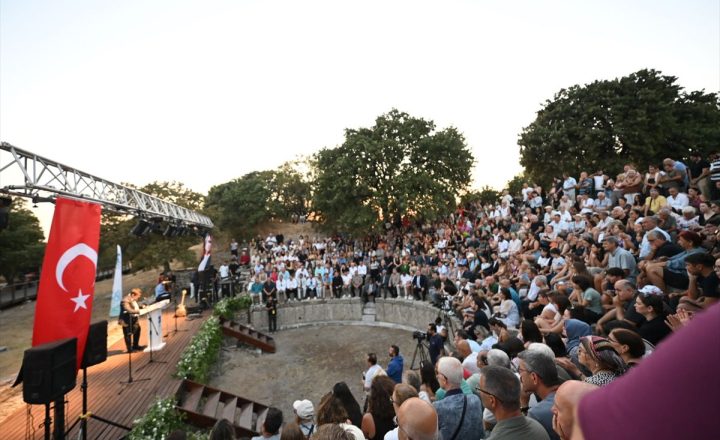 Troya Festivali 63. Kez Barış Mesajıyla Başladı: Homeros Ödülü Zülfü Livaneli’ye görseli