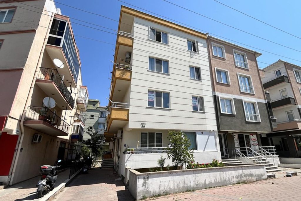 Çanakkale’de İlaçlama Sonrası Acı Olay: 9 Yaşındaki Yusuf Talha Hayatını Kaybetti