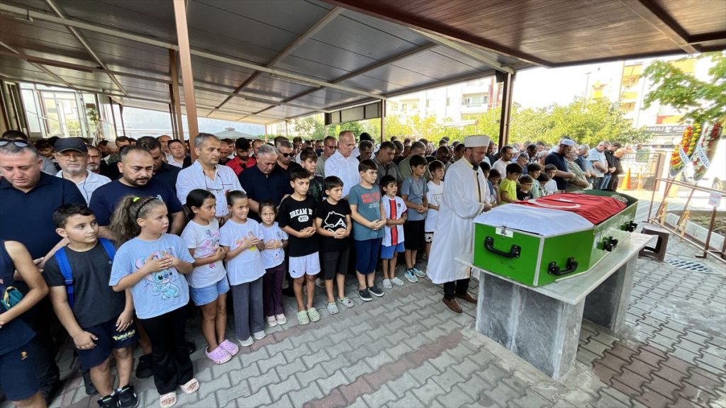Çanakkale’de 9 Yaşındaki Yusuf Talha Gözyaşlarıyla Son Yolculuğuna Uğurlandı