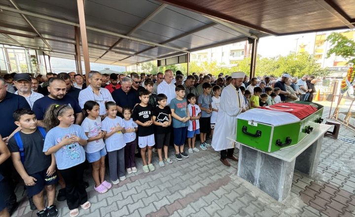 Çanakkale’de 9 Yaşındaki Yusuf Talha Gözyaşlarıyla Son Yolculuğuna Uğurlandı