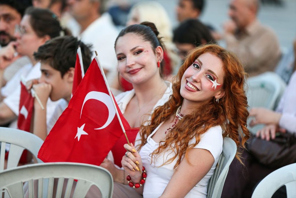 Filenin Sultanları’nın Avrupa Şampiyonluğu Çanakkale’de Dev Ekranda Kutlandı