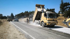 Eceabat’ta Yılların Beklentisi Gerçekleşiyor: Sarafin Yolu’nda 12 Kilometrelik Asfalt Çalışması