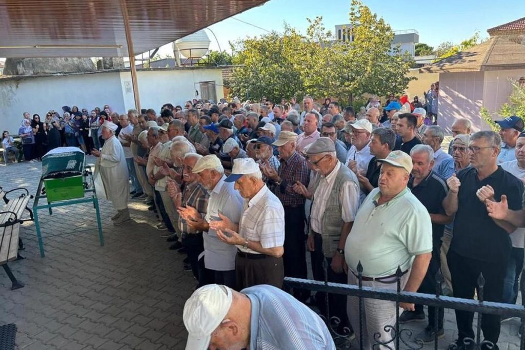 Usta Oyuncu İlhami Adsal Çanakkale’de Son Yolculuğuna Uğurlandı